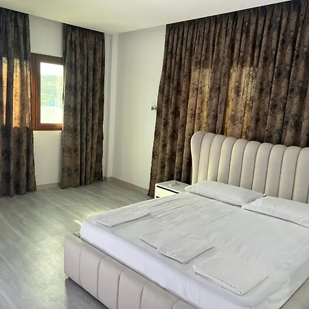 Veranda Hotel 3*